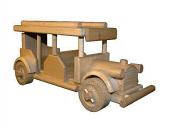 Autobus retro dřevěná hračka 